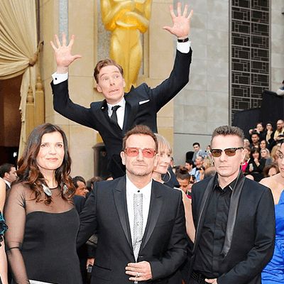 Benedict Cumberbatch photobombing U2 at the 86th Academy Awards